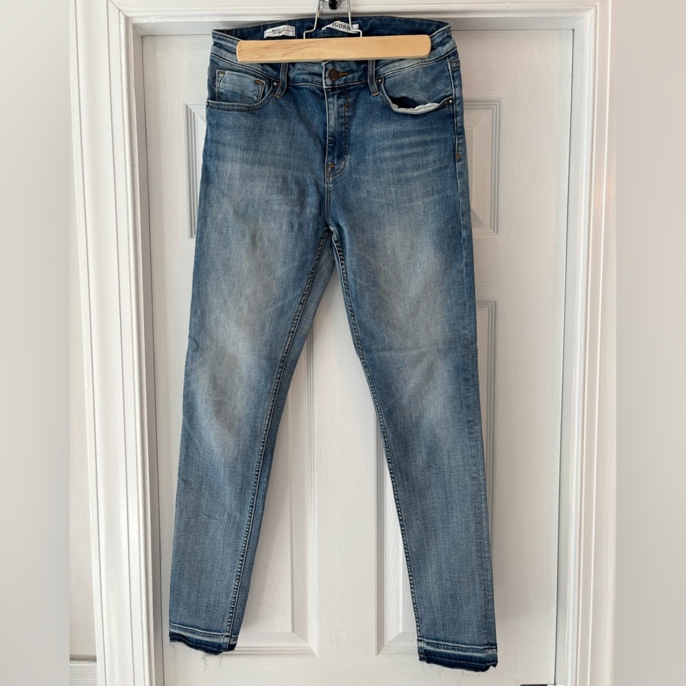 Vigoss Marley Skinny Jeans Women’s 29
Great raw edge detail
